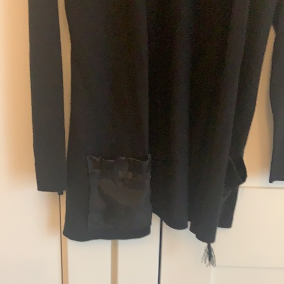 Sweater - Picture 4 of 4